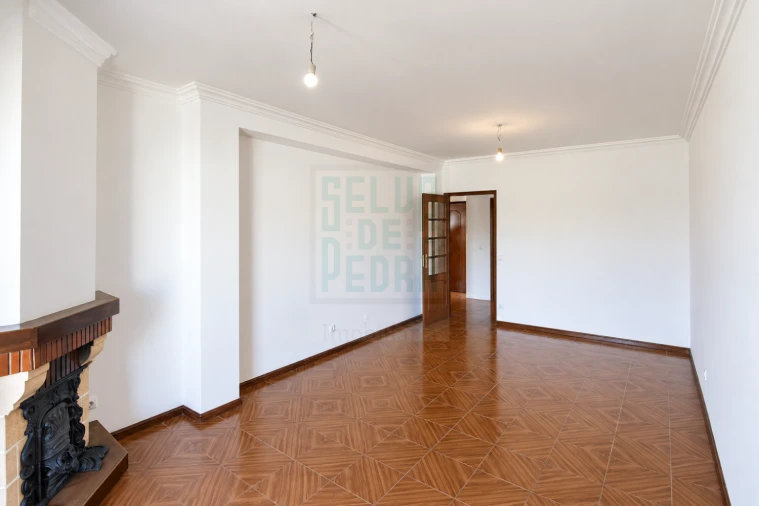 Apartamento T3 para Venda em Rio Tinto Foto 2