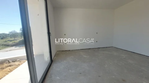Moradia T3 para Venda em Amoreira da Gândara, Paredes do Bairro e Ancas