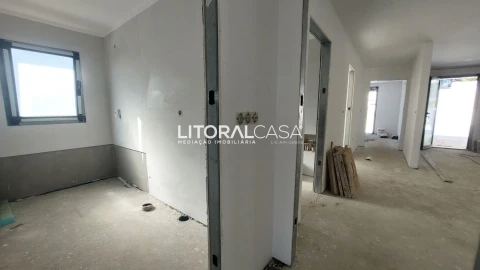 Moradia T3 para Venda em Amoreira da Gândara, Paredes do Bairro e Ancas