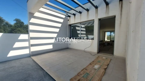 Moradia T3 para Venda em Amoreira da Gândara, Paredes do Bairro e Ancas