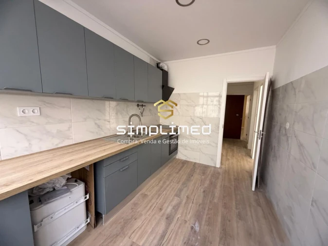 Apartamento T2 para Venda em Barreiro e Lavradio Foto 3