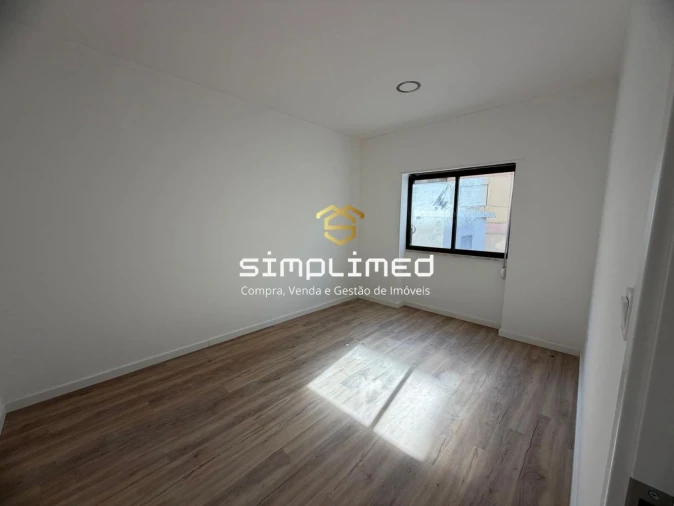 Apartamento T2 para Venda em Barreiro e Lavradio Foto 15