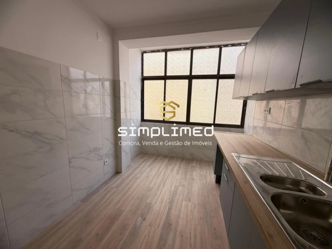 Apartamento T2 para Venda em Barreiro e Lavradio Foto 2
