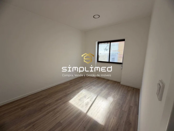 Apartamento T2 para Venda em Barreiro e Lavradio Foto 9