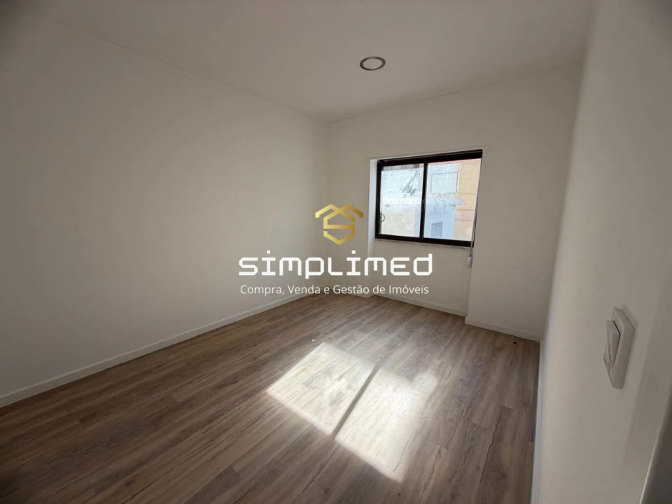 Apartamento T2 para Venda em Barreiro e Lavradio Foto 9