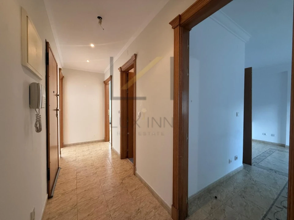 Apartamento T2 para Venda em Mina de Água Foto 8