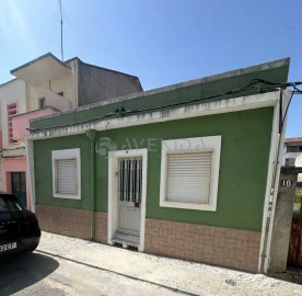 Moradia T2 para Venda em Baixa da Banheira e Vale da Amoreira