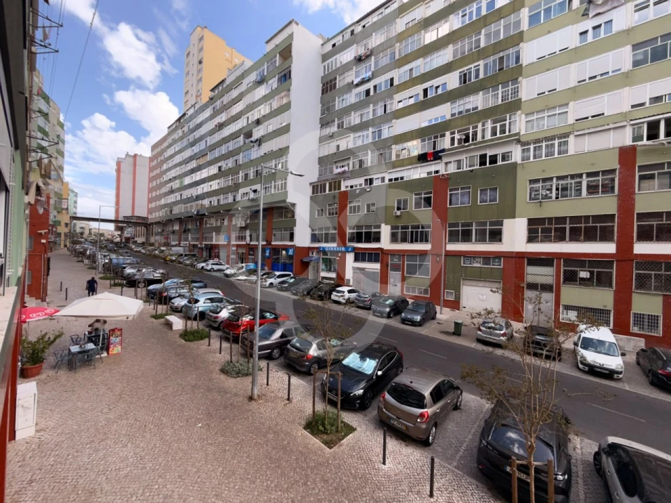 Apartamento T2 para Venda em Pontinha e Famões Foto 10