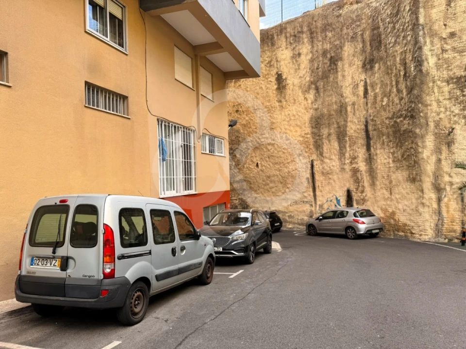 Apartamento T2 para Venda em Pontinha e Famões Foto 13