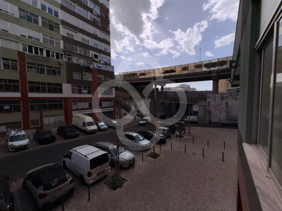 Apartamento T2 para Venda em Pontinha e Famões Foto 16