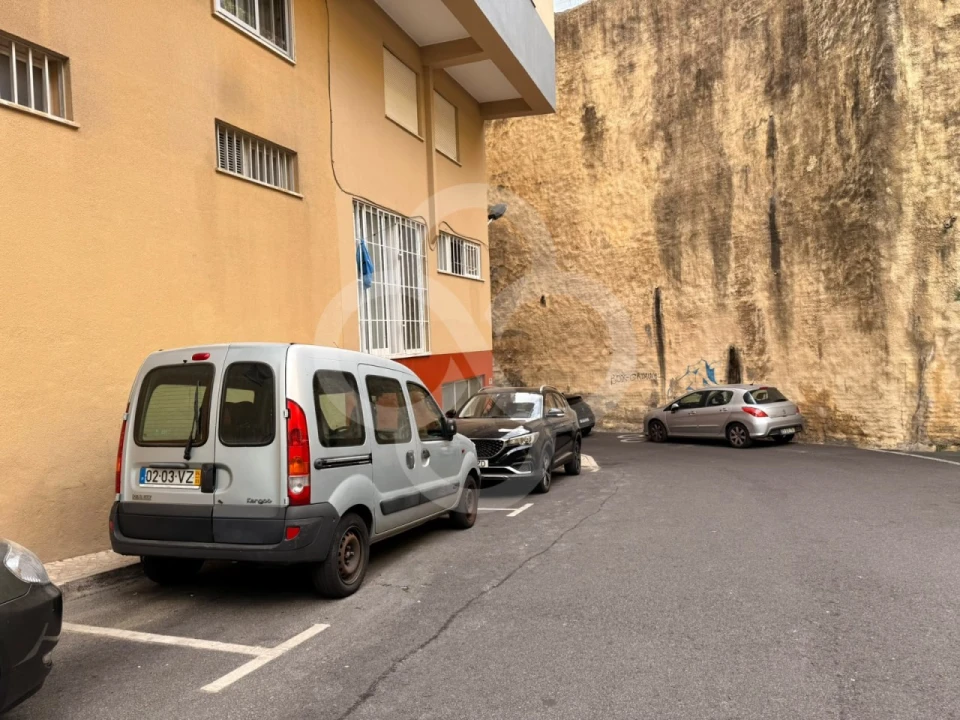 Apartamento T2 para Venda em Pontinha e Famões Foto 17