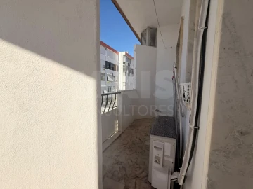 Apartamento T1 para Arrendamento em Algés, Linda-A-Velha e Cruz Quebrada-Dafundo