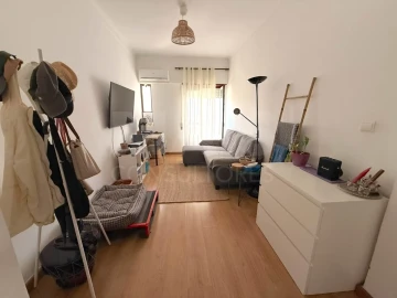 Apartamento T1 para Arrendamento em Algés, Linda-A-Velha e Cruz Quebrada-Dafundo