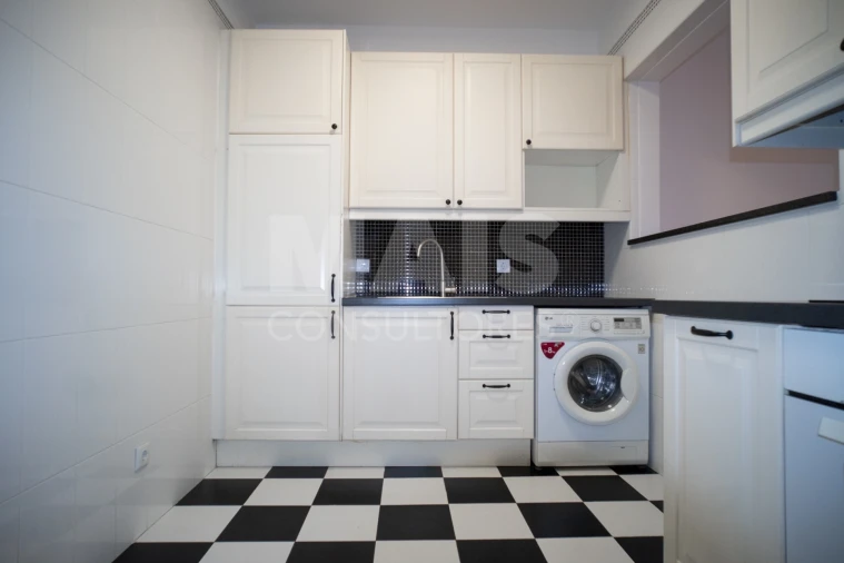 Apartamento T2 para Venda em Porto Salvo Foto 5