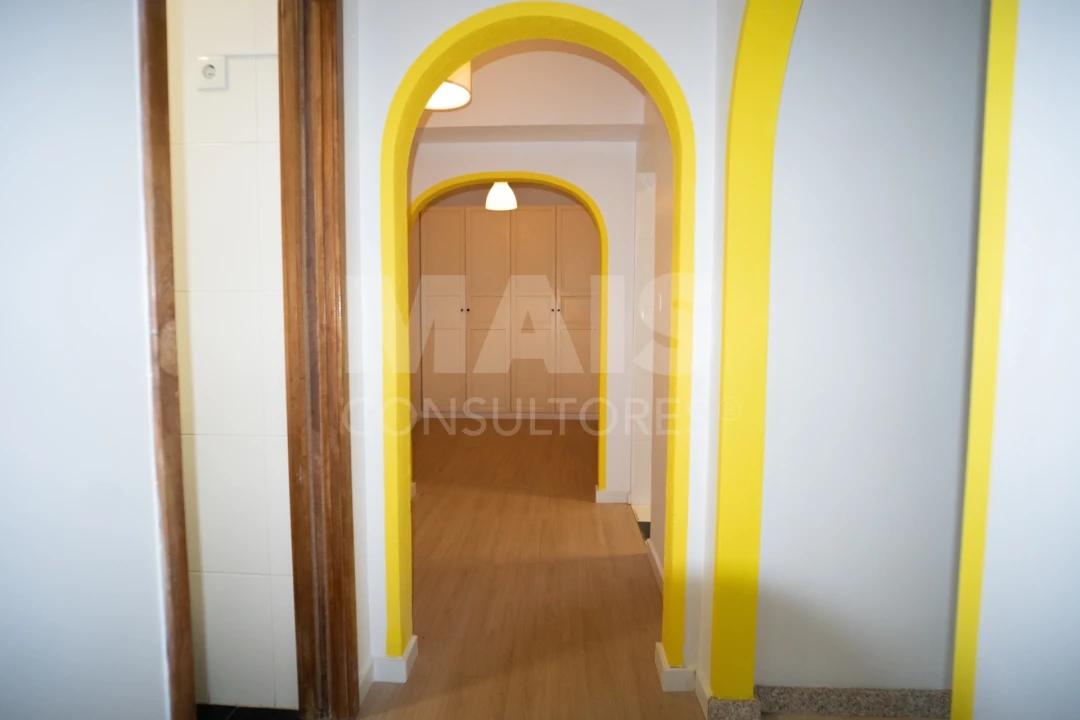 Apartamento T2 para Venda em Porto Salvo Foto 3