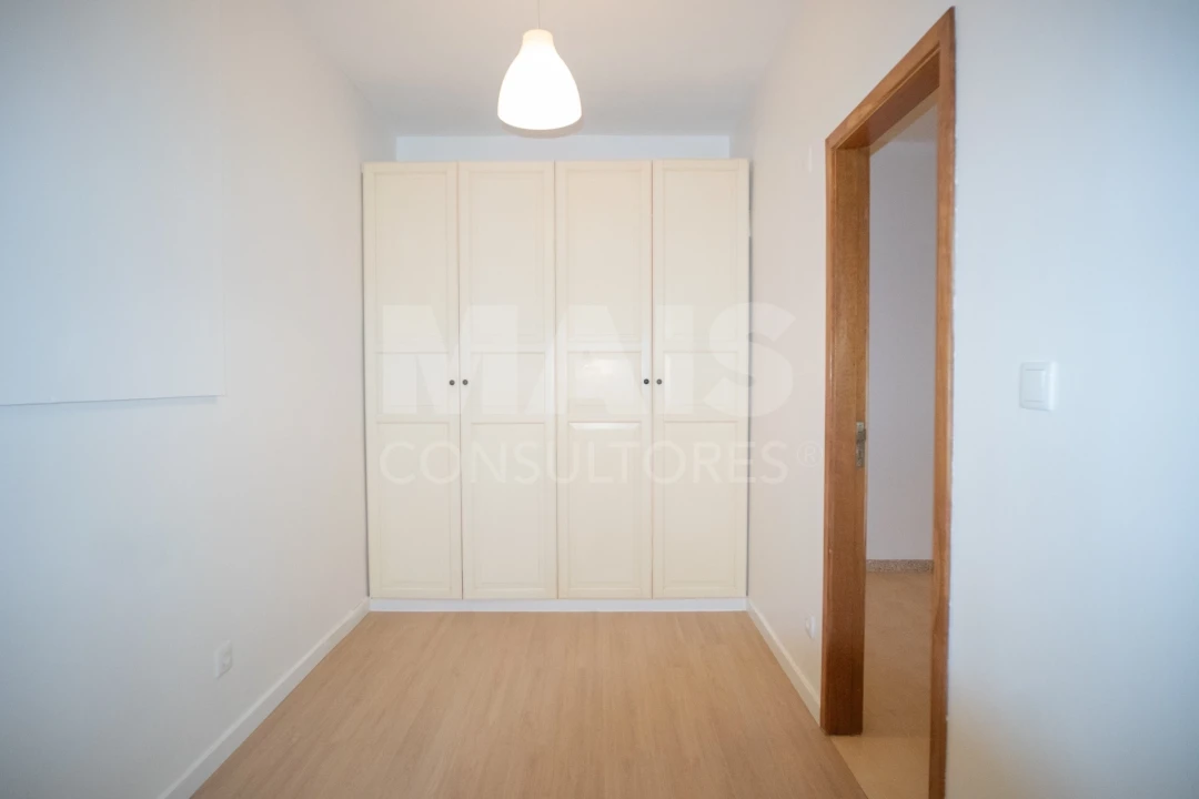 Apartamento T2 para Venda em Porto Salvo Foto 7