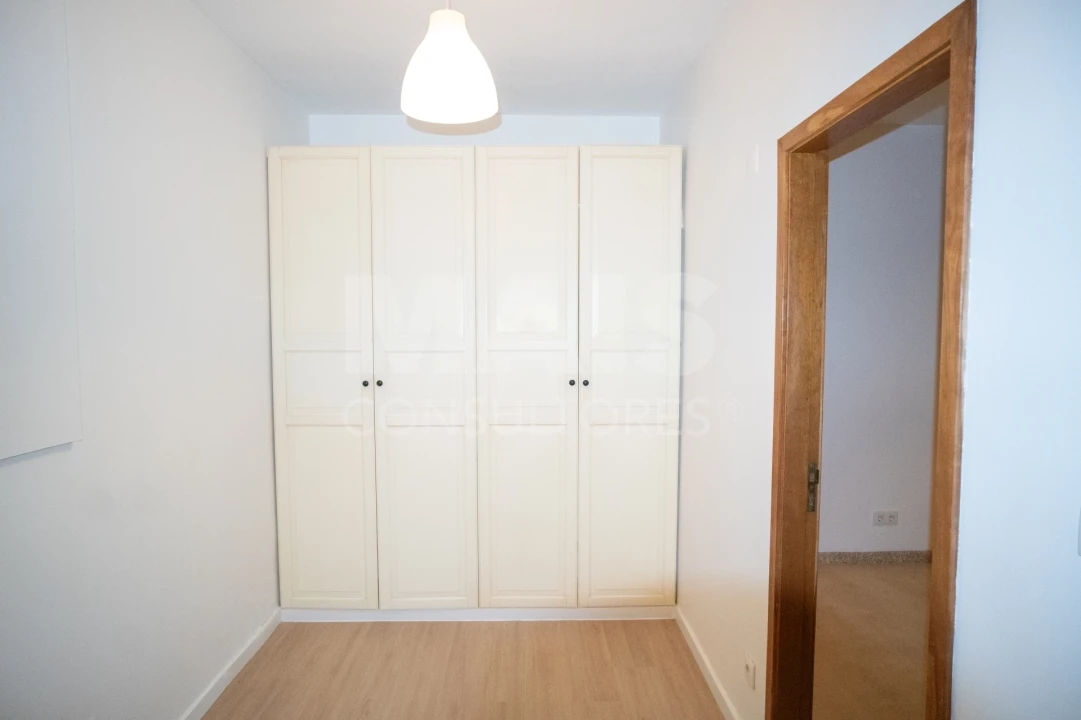 Apartamento T2 para Venda em Porto Salvo Foto 2