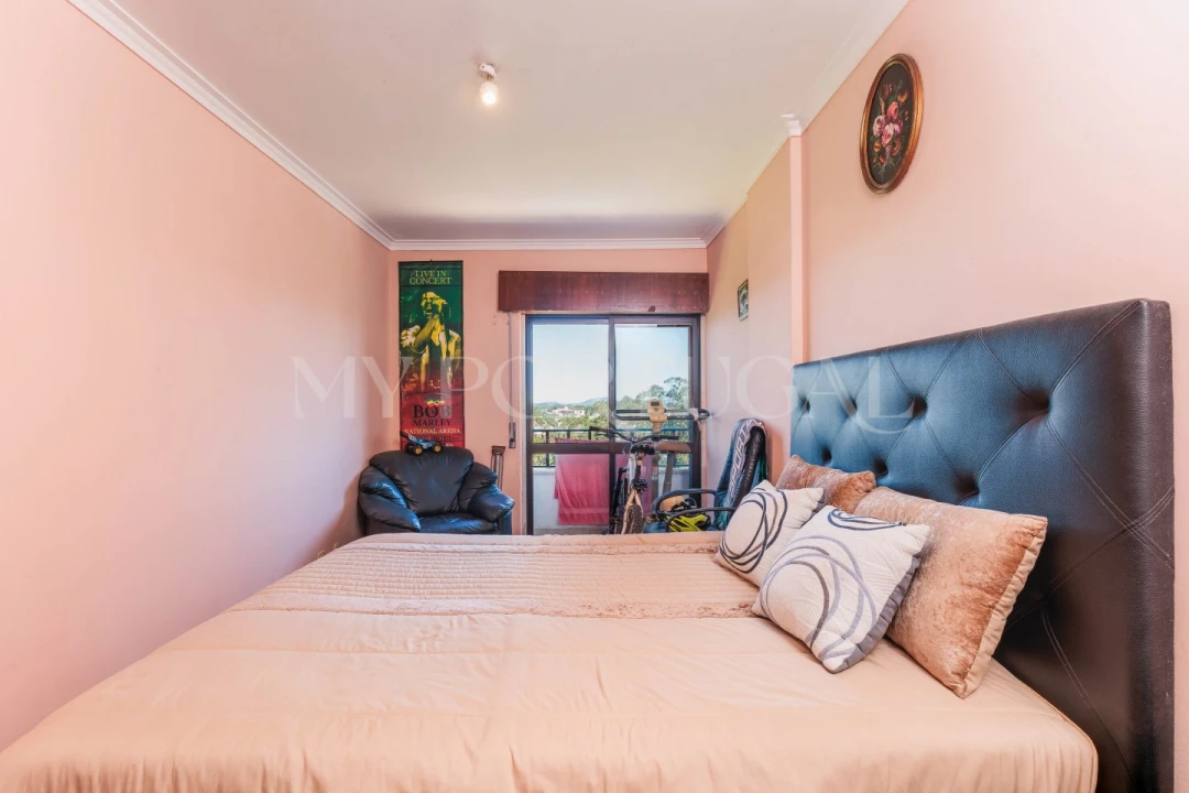 Apartamento T2 para Venda em Rio de Mouro Foto 16