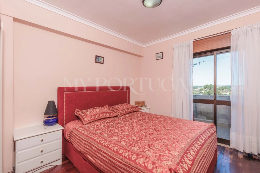 Apartamento T2 para Venda em Rio de Mouro Foto 18