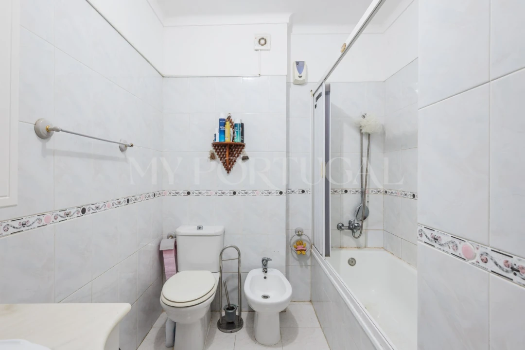 Apartamento T2 para Venda em Rio de Mouro Foto 26
