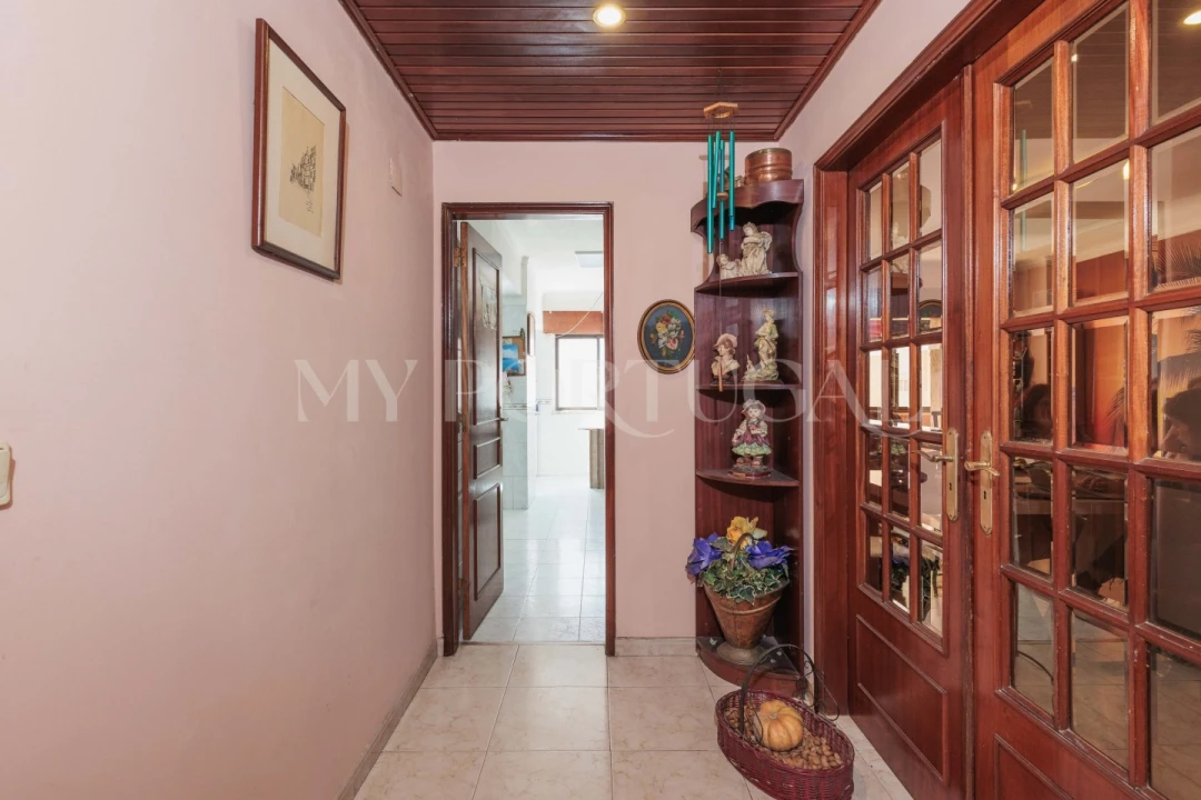 Apartamento T2 para Venda em Rio de Mouro Foto 3