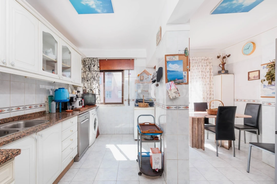 Apartamento T2 para Venda em Rio de Mouro Foto 10