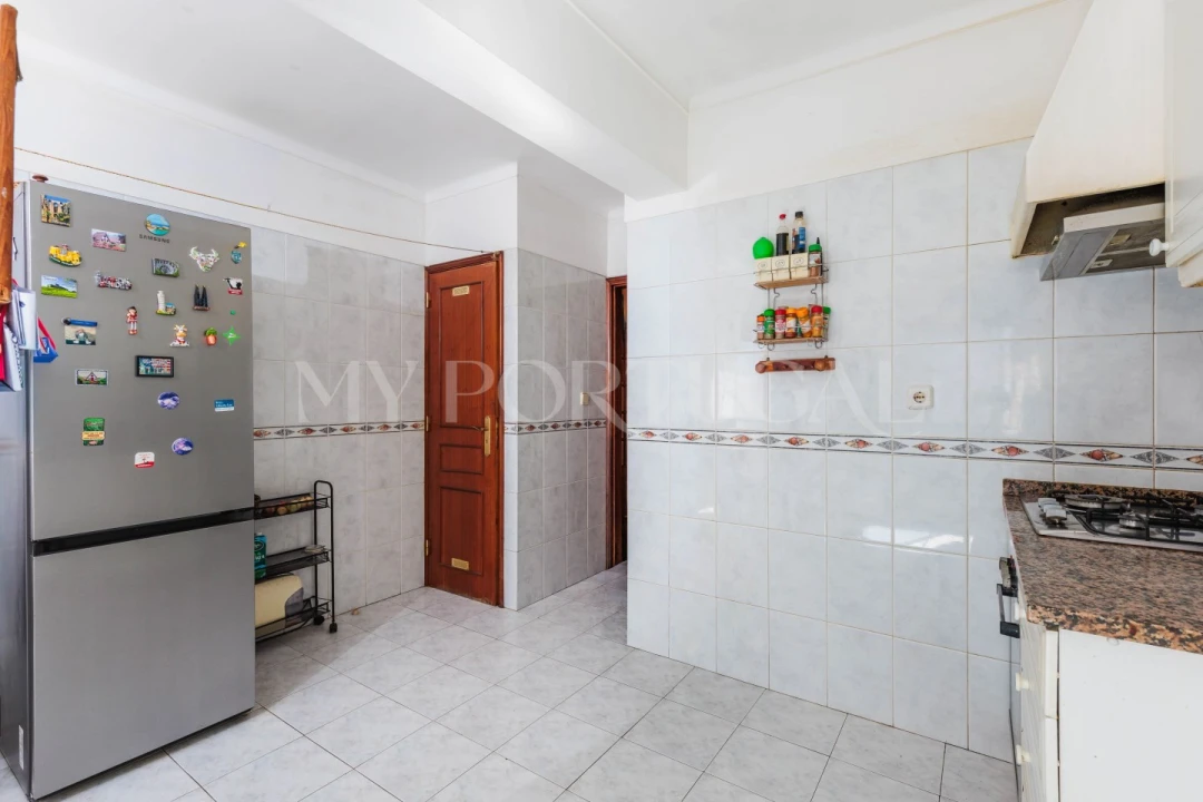 Apartamento T2 para Venda em Rio de Mouro Foto 12