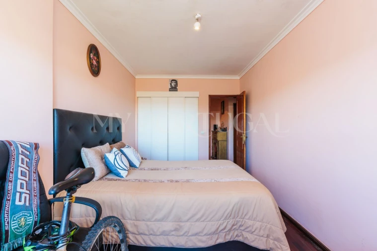 Apartamento T2 para Venda em Rio de Mouro Foto 17