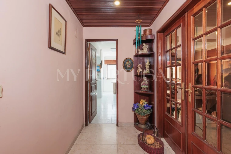 Apartamento T2 para Venda em Rio de Mouro Foto 3