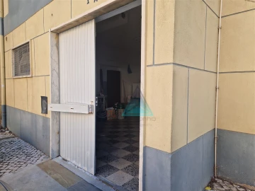 Armazém para Venda em Amora