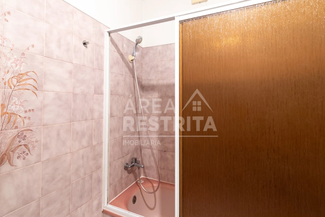 Apartamento T2 para Venda em Massamá e Monte Abraão Foto 19