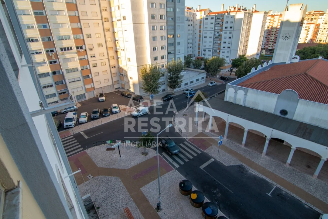 Apartamento T2 para Venda em Massamá e Monte Abraão Foto 24