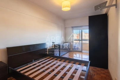 Apartamento T2 para Venda em Massamá e Monte Abraão
