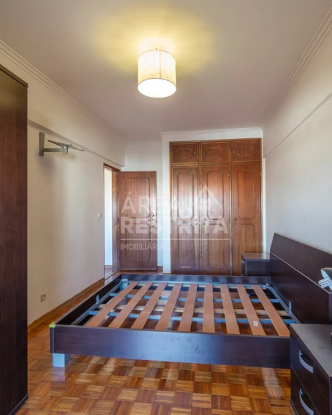 Apartamento T2 para Venda em Massamá e Monte Abraão