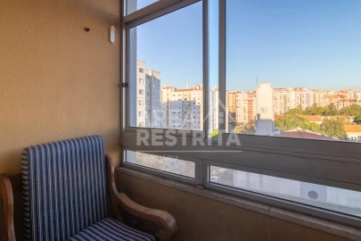 Apartamento T2 para Venda em Massamá e Monte Abraão