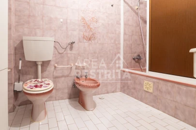Apartamento T2 para Venda em Massamá e Monte Abraão