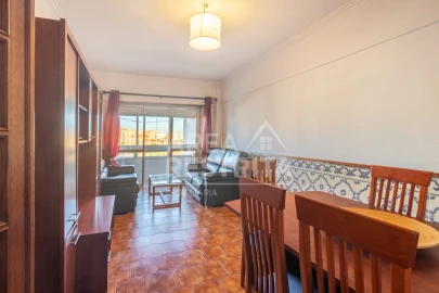 Apartamento T2 para Venda em Massamá e Monte Abraão