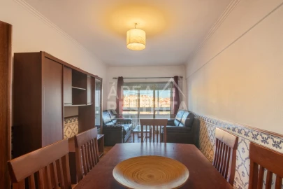 Apartamento T2 para Venda em Massamá e Monte Abraão