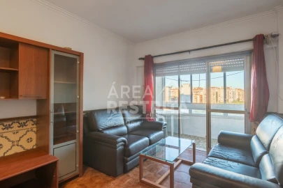 Apartamento T2 para Venda em Massamá e Monte Abraão