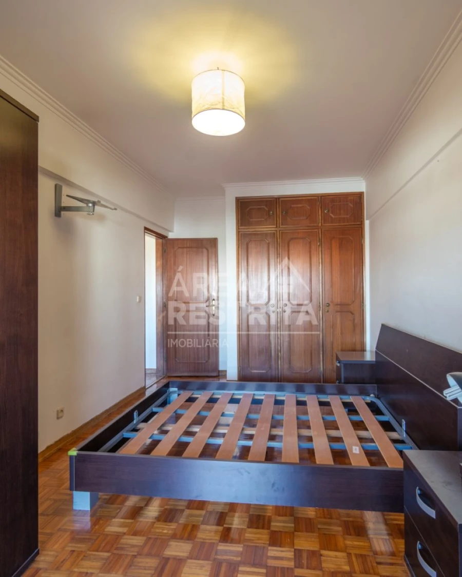 Apartamento T2 para Venda em Massamá e Monte Abraão Foto 11