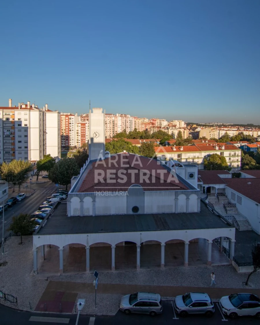 Apartamento T2 para Venda em Massamá e Monte Abraão Foto 25