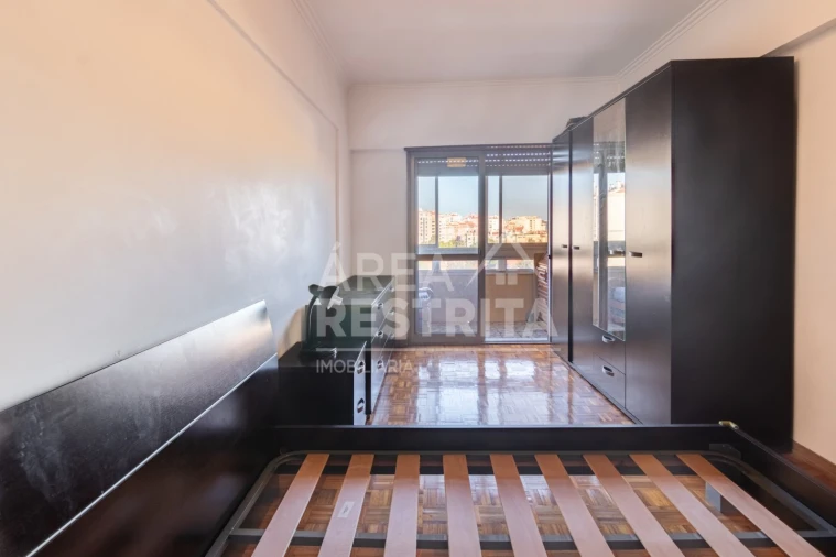 Apartamento T2 para Venda em Massamá e Monte Abraão Foto 13