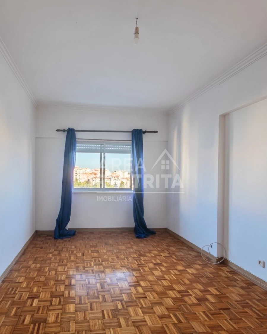 Apartamento T2 para Venda em Massamá e Monte Abraão Foto 14