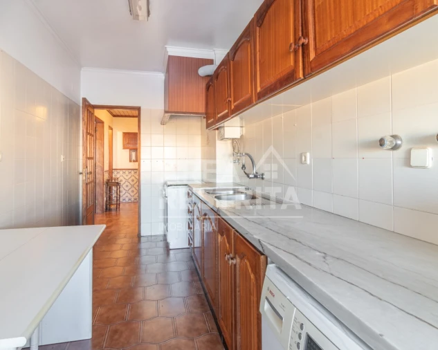 Apartamento T2 para Venda em Massamá e Monte Abraão Foto 17
