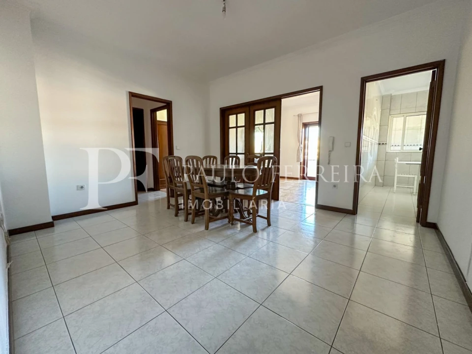 Apartamento T1 para Arrendamento em Vila Nova de Famalicão e Calendário Foto 2