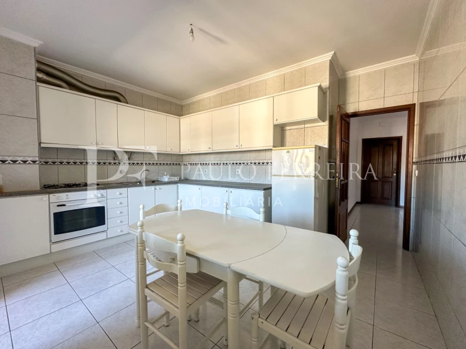 Apartamento T1 para Arrendamento em Vila Nova de Famalicão e Calendário Foto 4