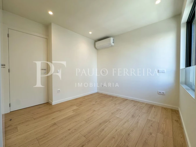 Apartamento T1 para Arrendamento em Vila Nova de Famalicão e Calendário Foto 6