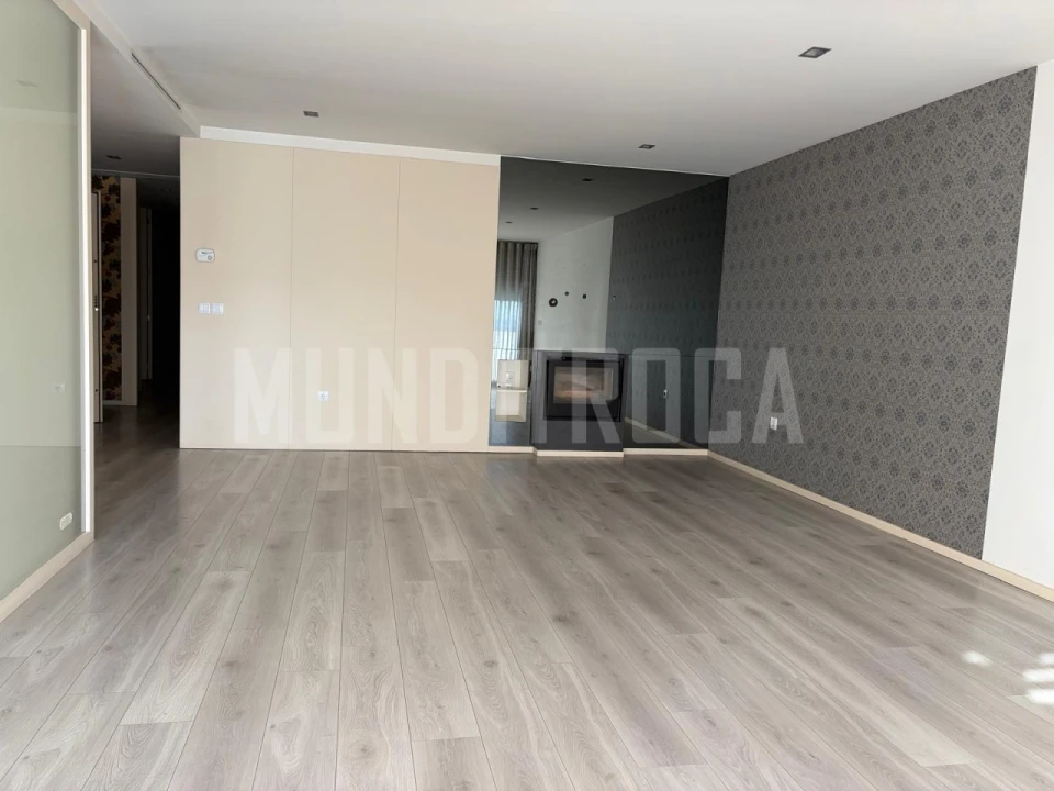 Apartamento T3 para Venda em Ferreiros e Gondizalves Foto 2
