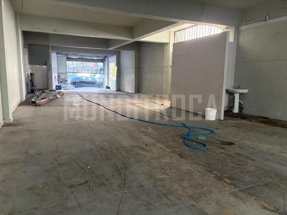 Loja para Venda em Braga (São José de São Lázaro e São João do Souto) Foto 1