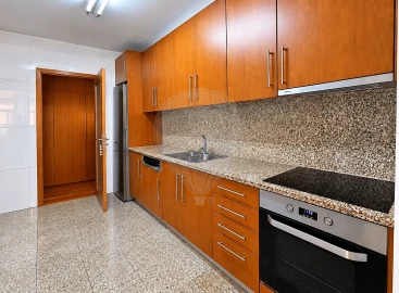 Apartamento T2 para Venda em Milheiros